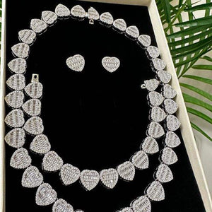 HEART STRINGS NECKLACE SET