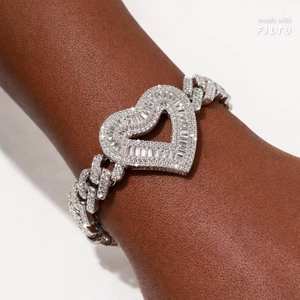 LINKED HEART BRACELET
