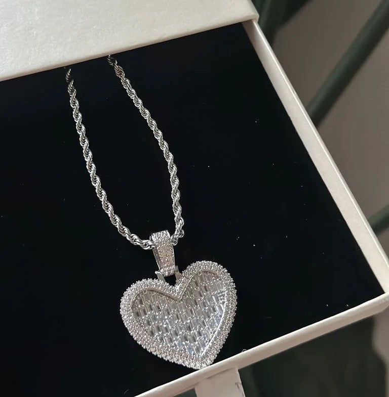 RADIANT LOVE HEART PENDANT NECKLACE