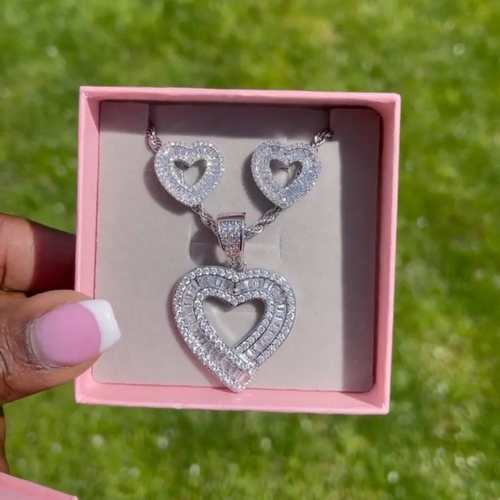 SPARKLES NECKLACE & EARRING SET