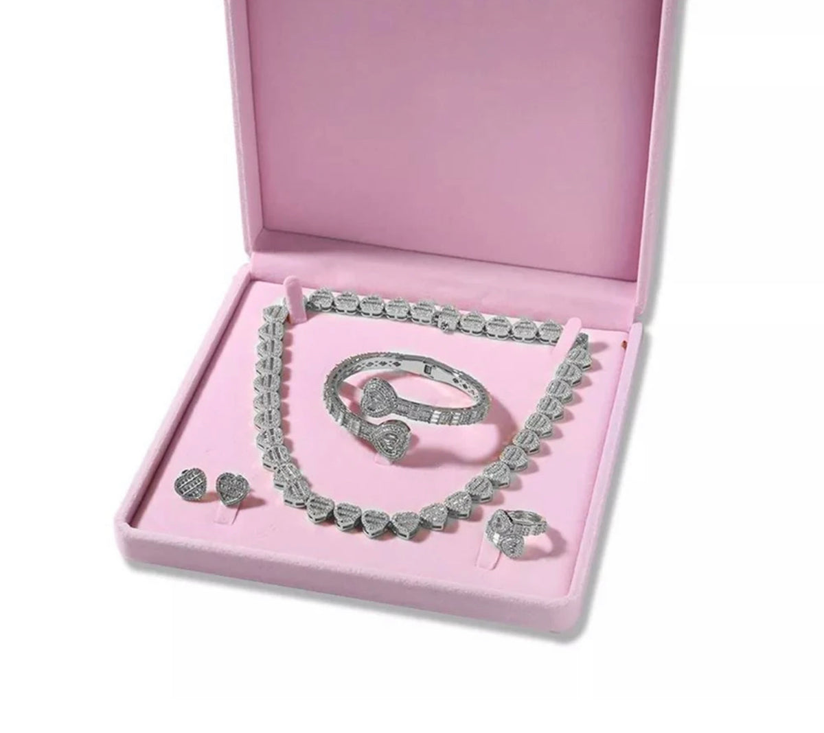 HEART STRINGS UNLEASHED NECKLACE SET