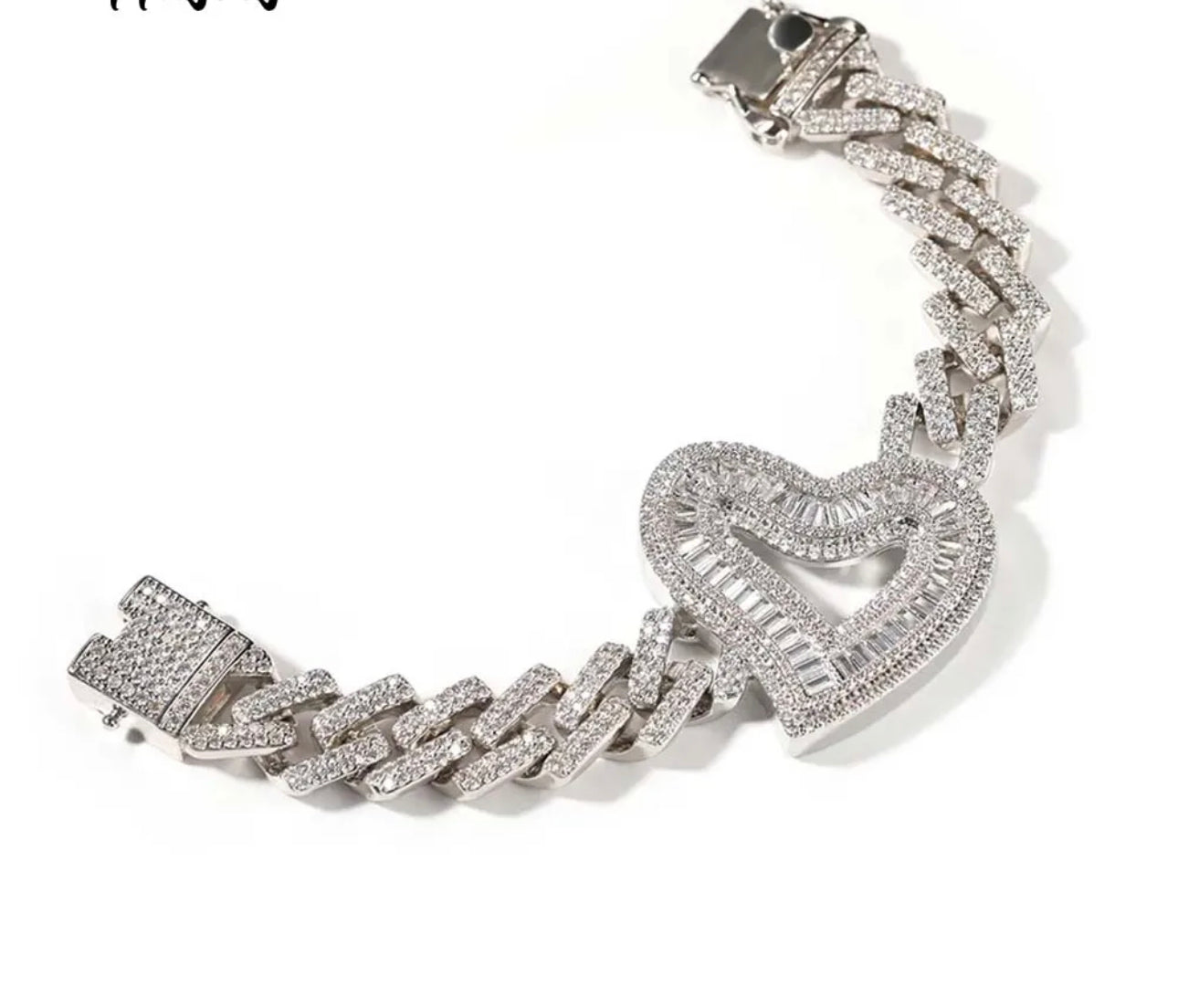 LINKED HEART BRACELET