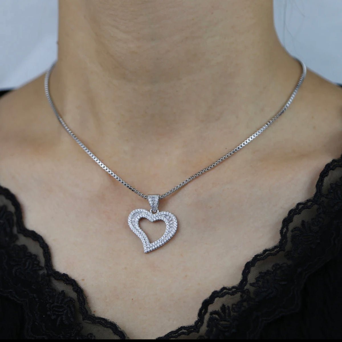 HEARTBEAT NECKLACE