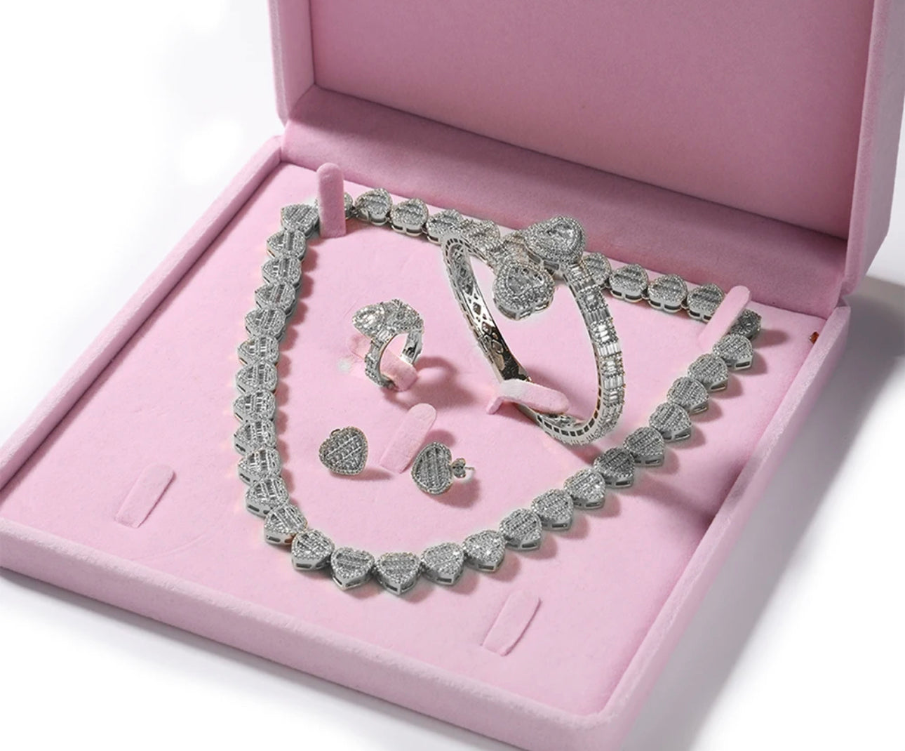 HEART STRINGS UNLEASHED NECKLACE SET