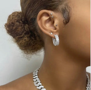 SLEEK SOPHISTICATION HOOPS