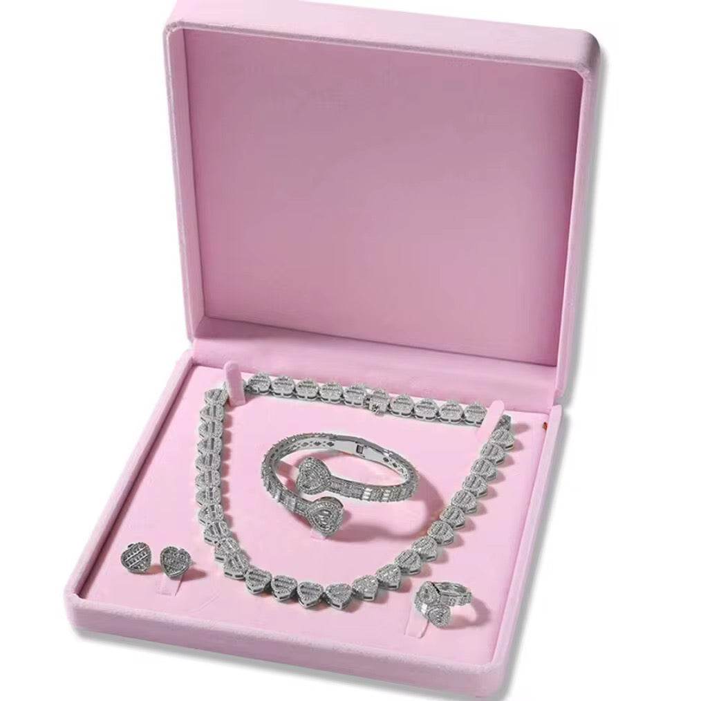 HEART STRINGS NECKLACE SET