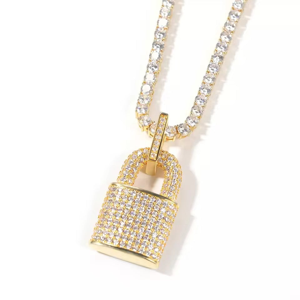 SECURELY LOVED NECKLACE