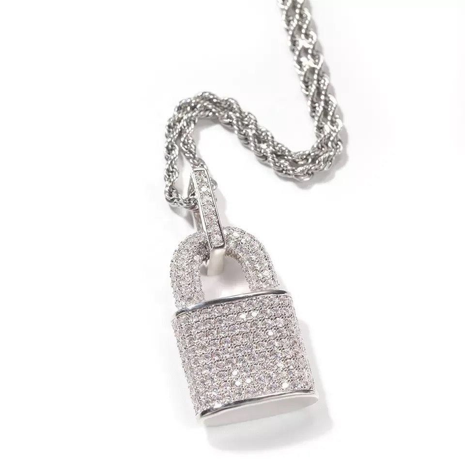 SECURELY LOVED NECKLACE