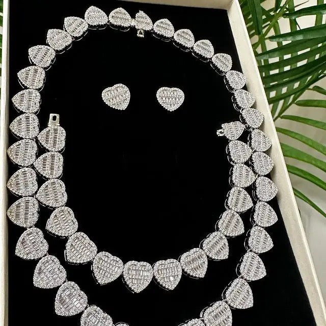 TWINKLING HEARTSTRINGS NECKLACE SET