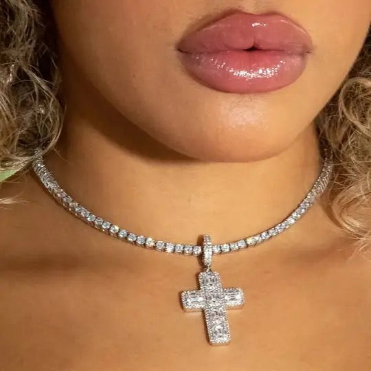 SERENITY CROSS PENDANT NECKLACE