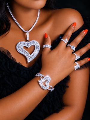 SASSY FASHIONISTA NECKLACE