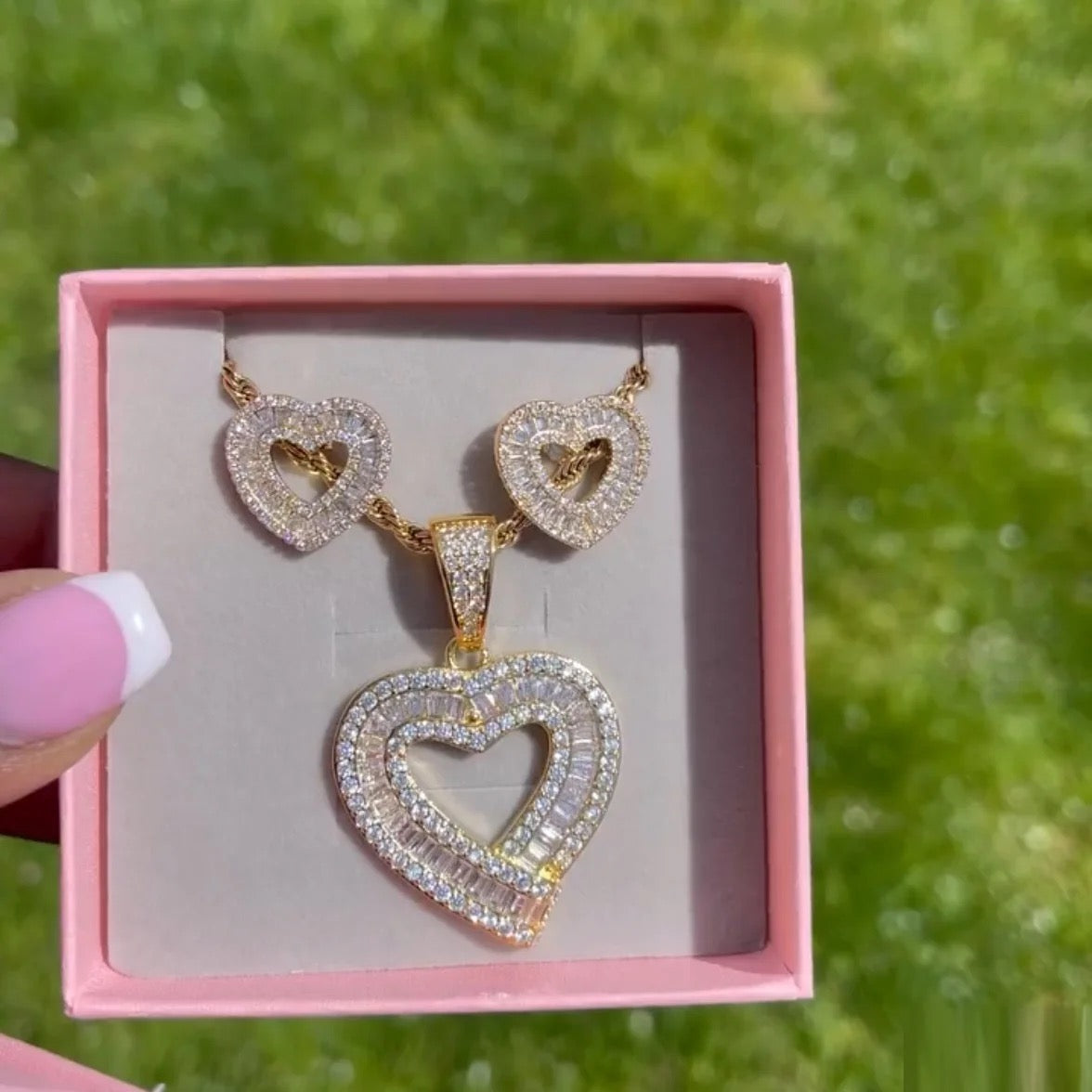 SPARKLES NECKLACE & EARRING SET