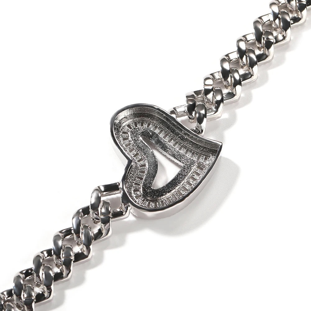 LINKED HEART BRACELET