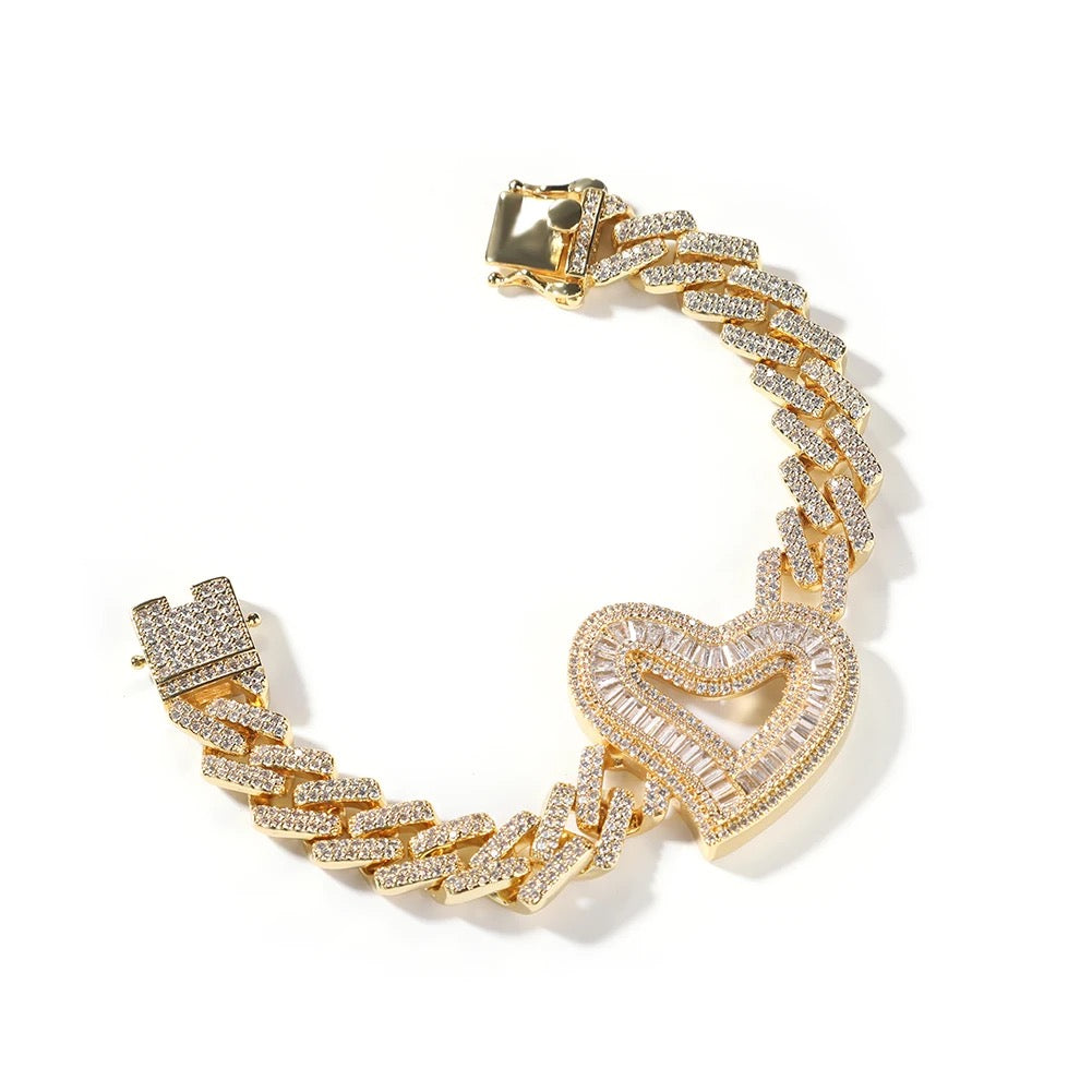 LINKED HEART BRACELET