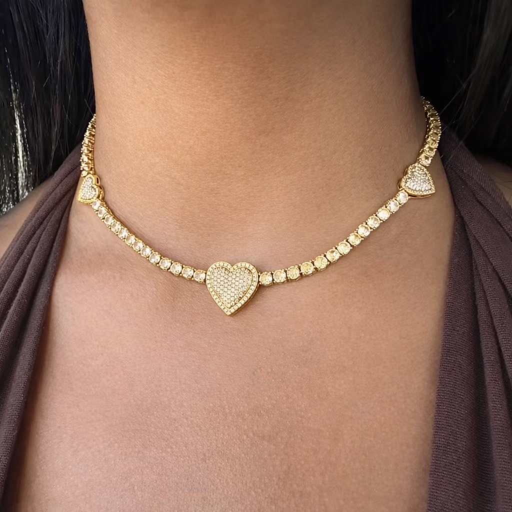 ZOE HEART CHARM NECKLACE