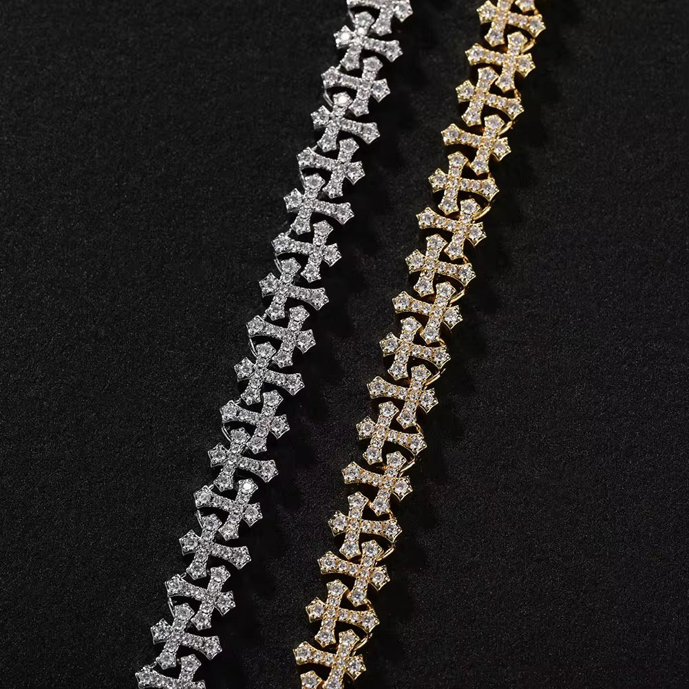 CROSS ICON NECKLACE