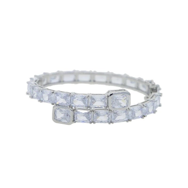 DAZZLING DIAMOND BRACELET